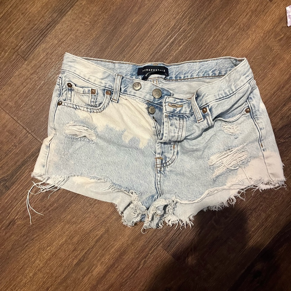 Aéropostale light wash jean shorts